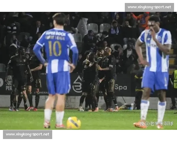 跌破眼镜!冷门球队的胜利,是对传统强队的无情嘲讽!